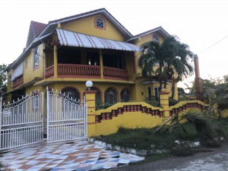 Brooklyn Avenue Cromarty, St. Catherine, Jamaica - House for Sale